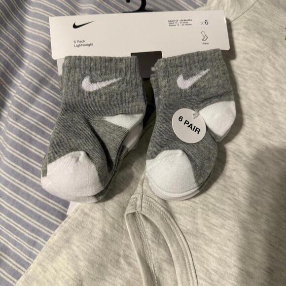 Tommy Hilfiger Baby Bodysuits - Picture 2 of 4